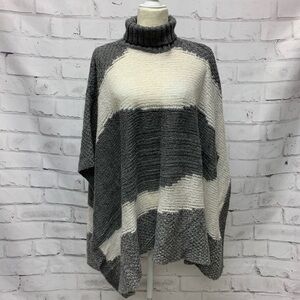 Bebe Women’s Poncho